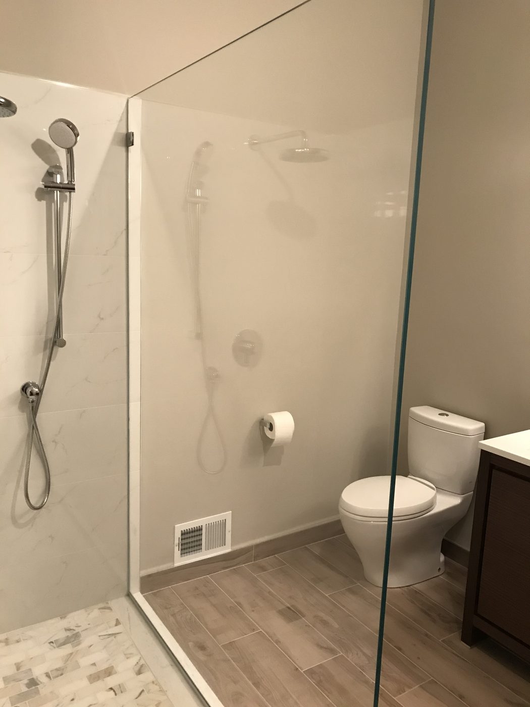 Frameless glass shower