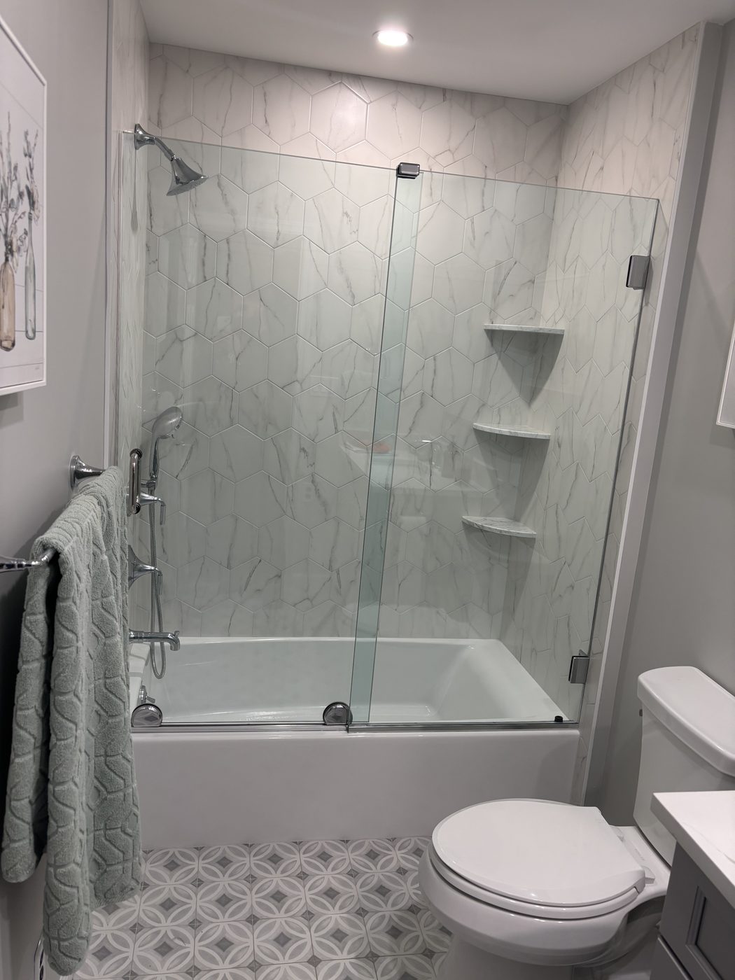 Custom tub and shower glass by Accurate Glass & Mirror near Hackensack, NJ